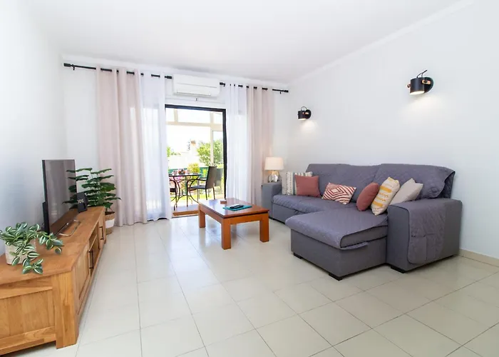 Casa Solway Algarve Escape With Garden & Terrace * Portimão