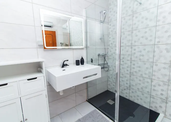 Casa Solway Algarve Escape With Garden & Terrace * Portimão