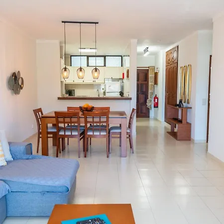 アパート Casa Solway Algarve Escape With Garden & Terrace ポルティマン