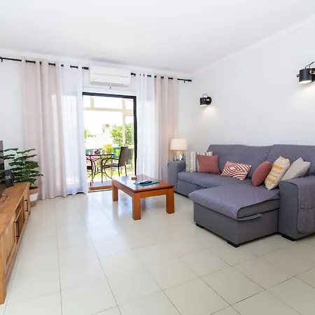 Casa Solway Algarve Escape With Garden & Terrace * ポルティマン