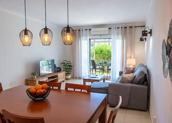 Casa Solway Algarve Escape With Garden & Terrace Portimão